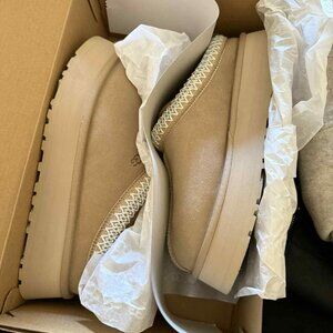 NWT Women's UGG SAND Tazz Platform Slippers - Size 8